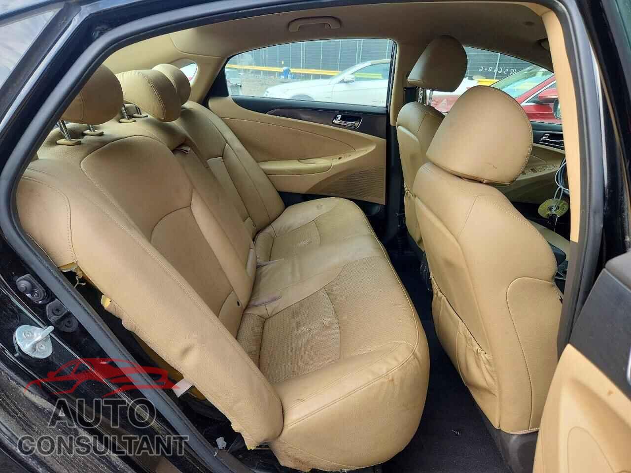HYUNDAI SONATA 2012 - KMHEC4A47CA059627