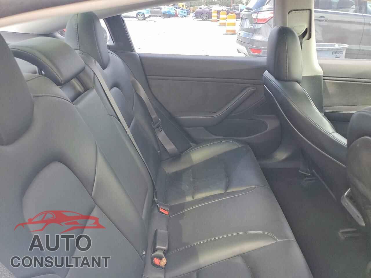 TESLA MODEL 3 2018 - 5YJ3E1EA0JF026106