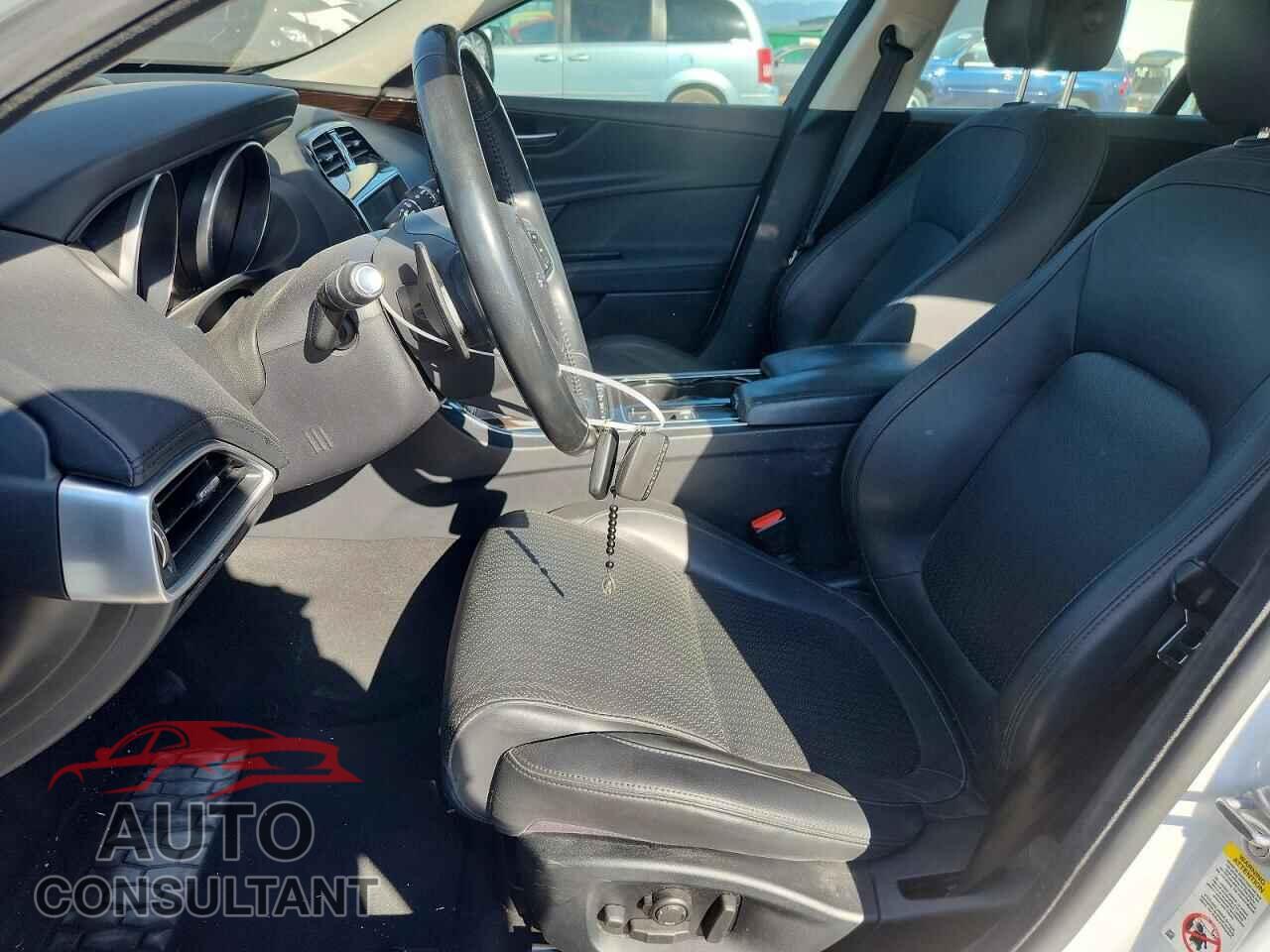JAGUAR XE 2017 - SAJAN4BV5HA949699