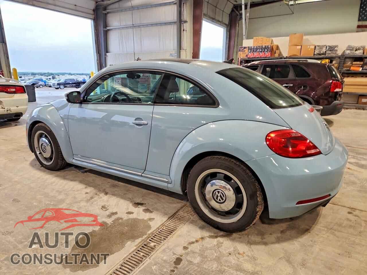 VOLKSWAGEN BEETLE 2012 - 3VWJX7AT3CM655365