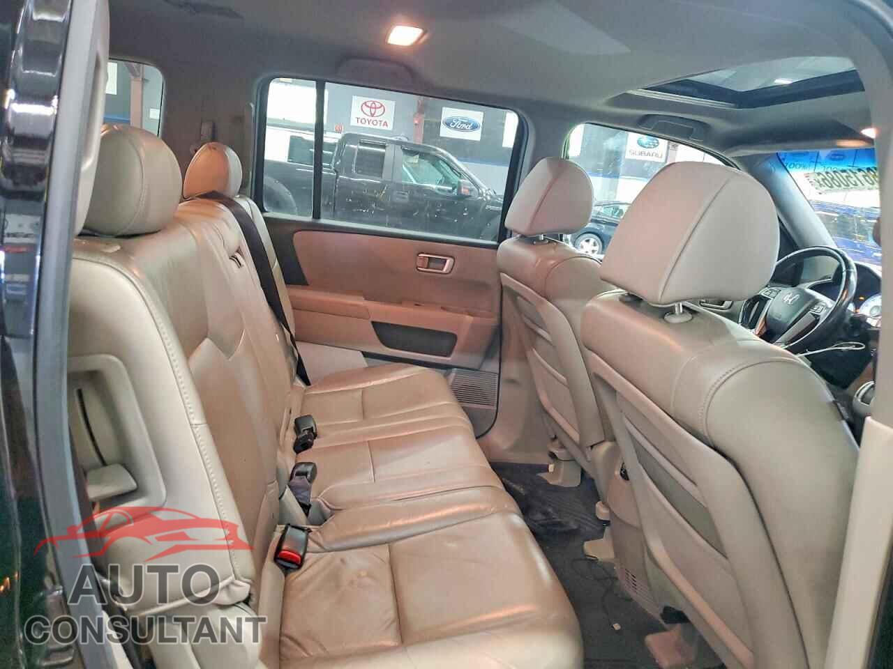 HONDA PILOT 2011 - 5FNYF4H58BB096120