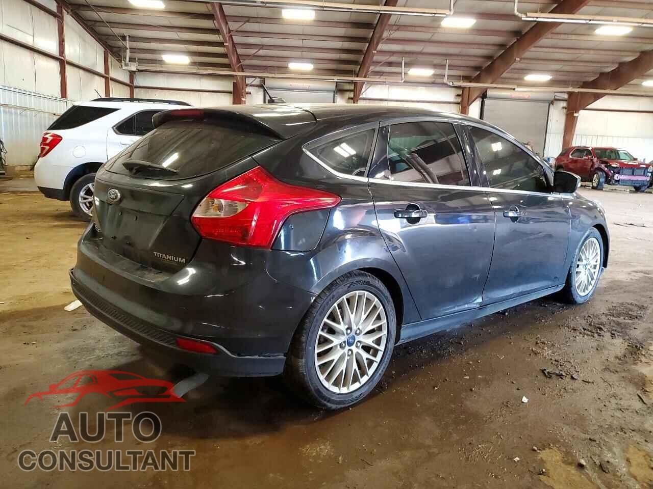 FORD FOCUS 2014 - 1FADP3N22EL258900
