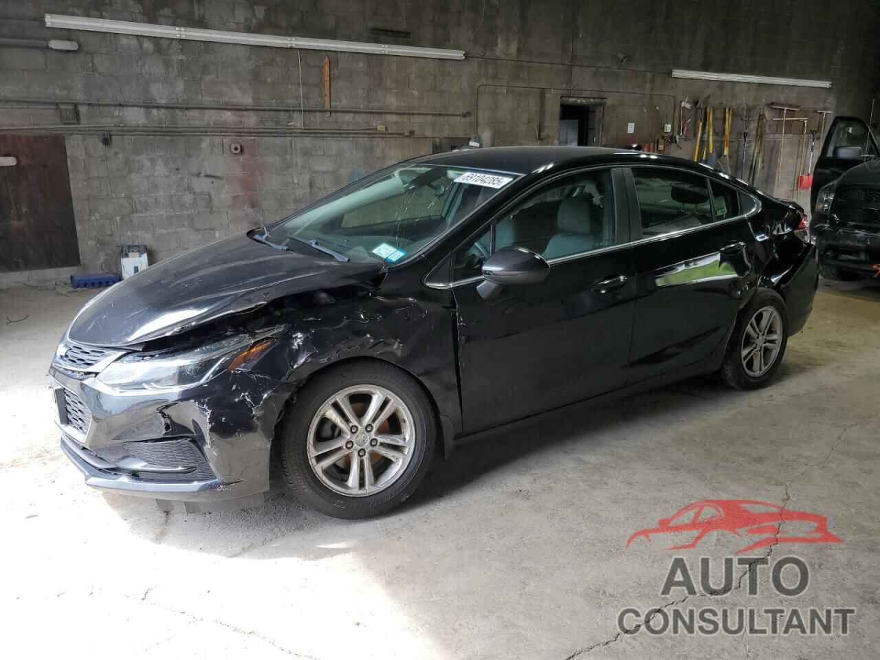 CHEVROLET CRUZE 2018 - 1G1BE5SMXJ7221940