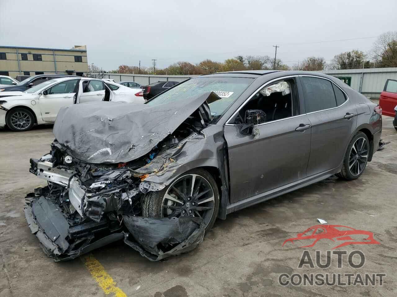 TOYOTA CAMRY 2018 - 4T1B61HK3JU080659