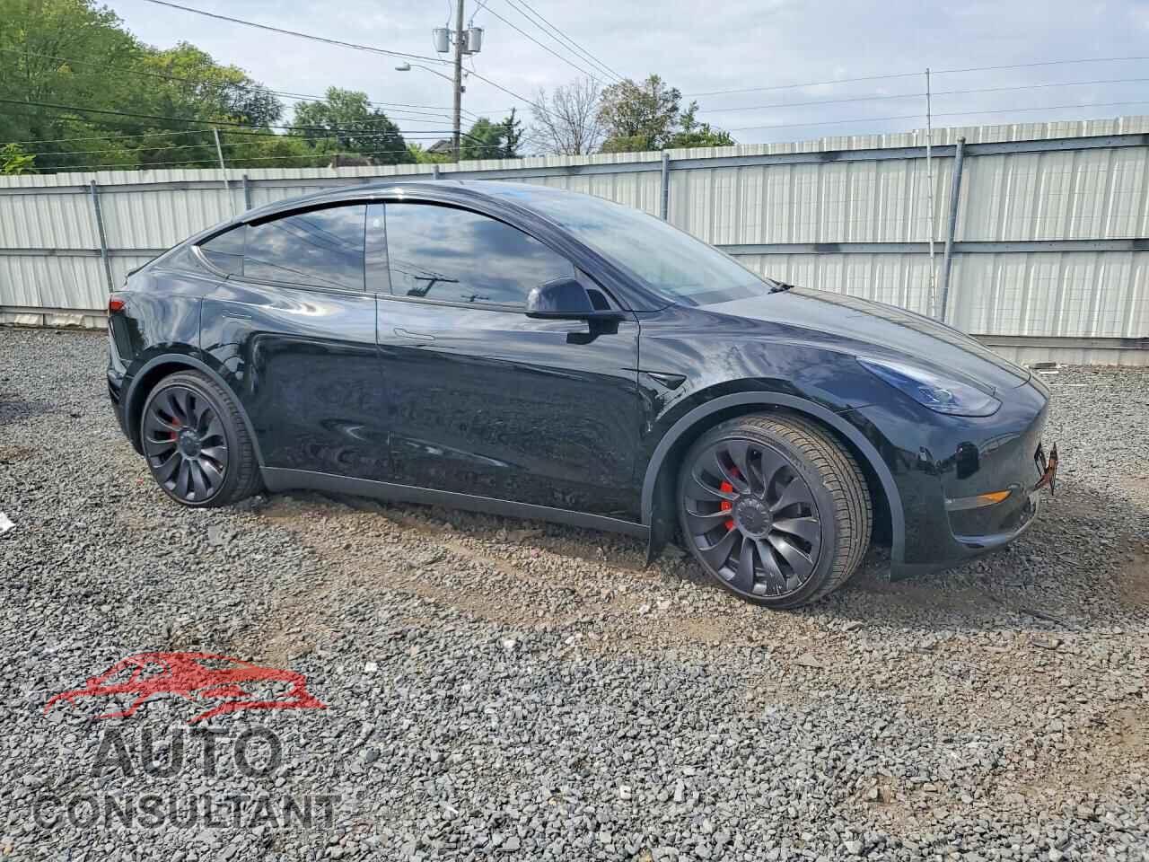 TESLA MODEL Y 2023 - 7SAYGDEF2PF896819