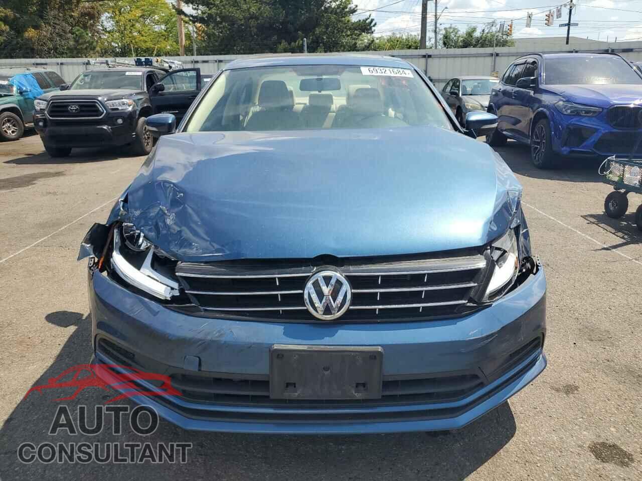 VOLKSWAGEN JETTA 2018 - 3VWDB7AJ4JM258626