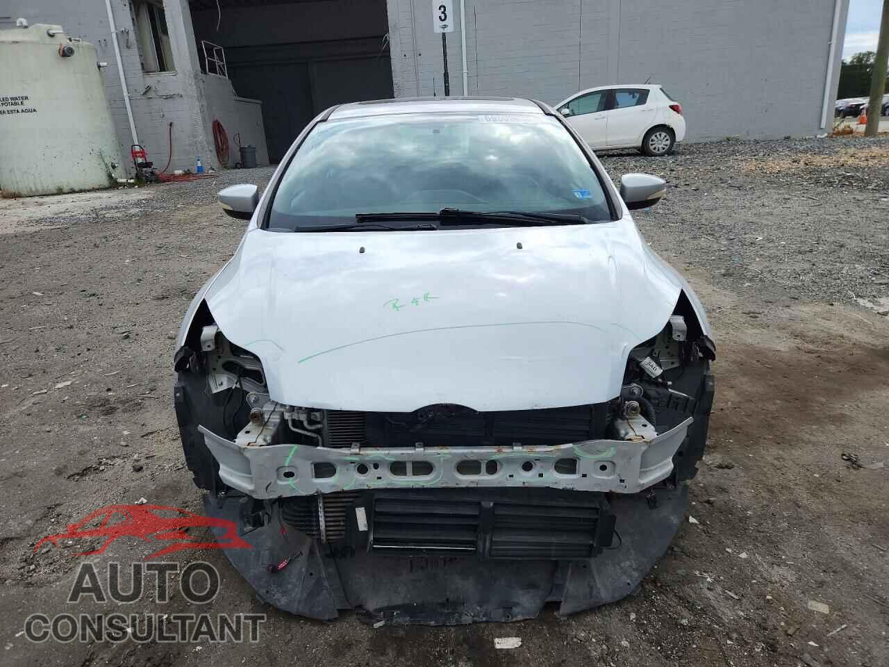 FORD FOCUS 2013 - 1FADP3L99DL360032