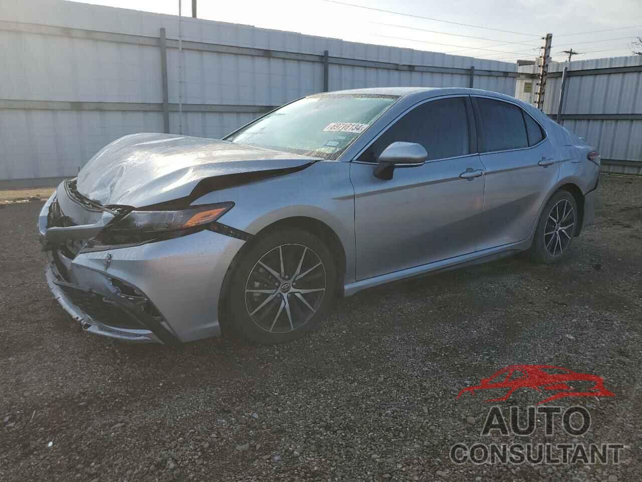 TOYOTA CAMRY 2022 - 4T1G11AKXNU629567