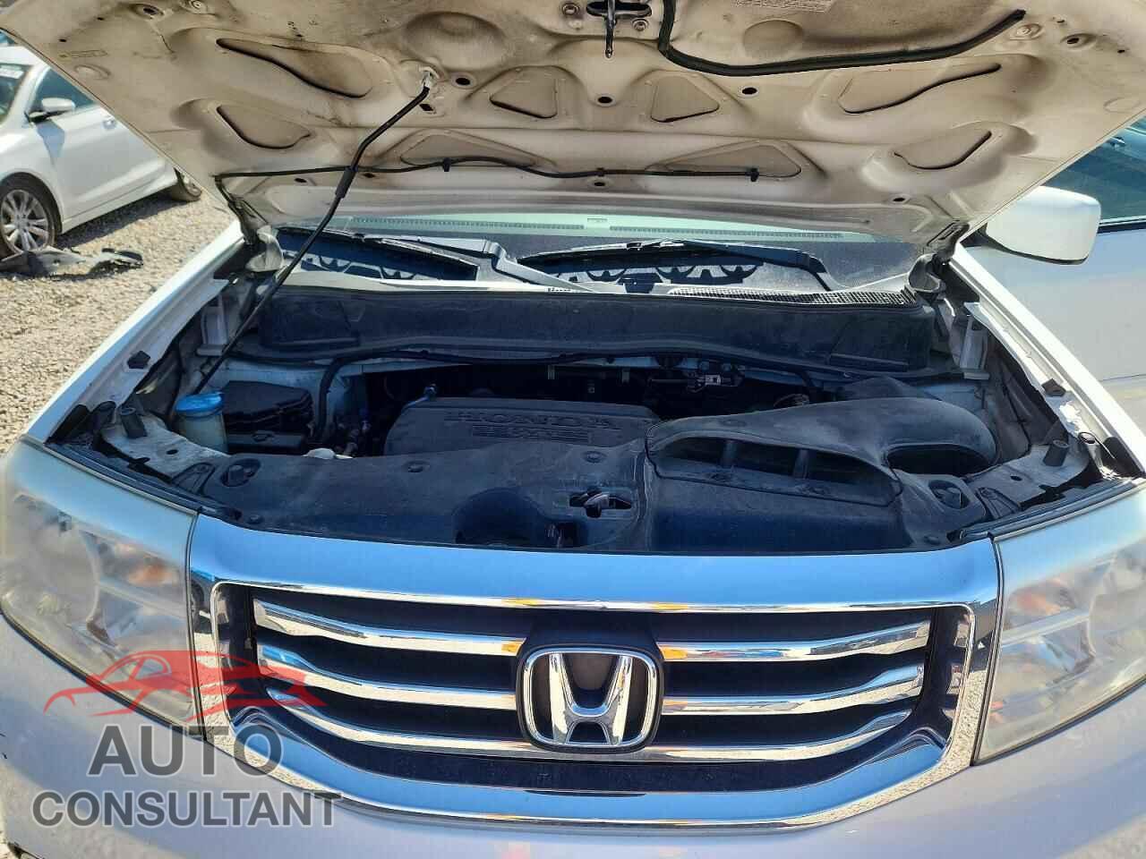 HONDA PILOT 2015 - 5FNYF4H50FB018906