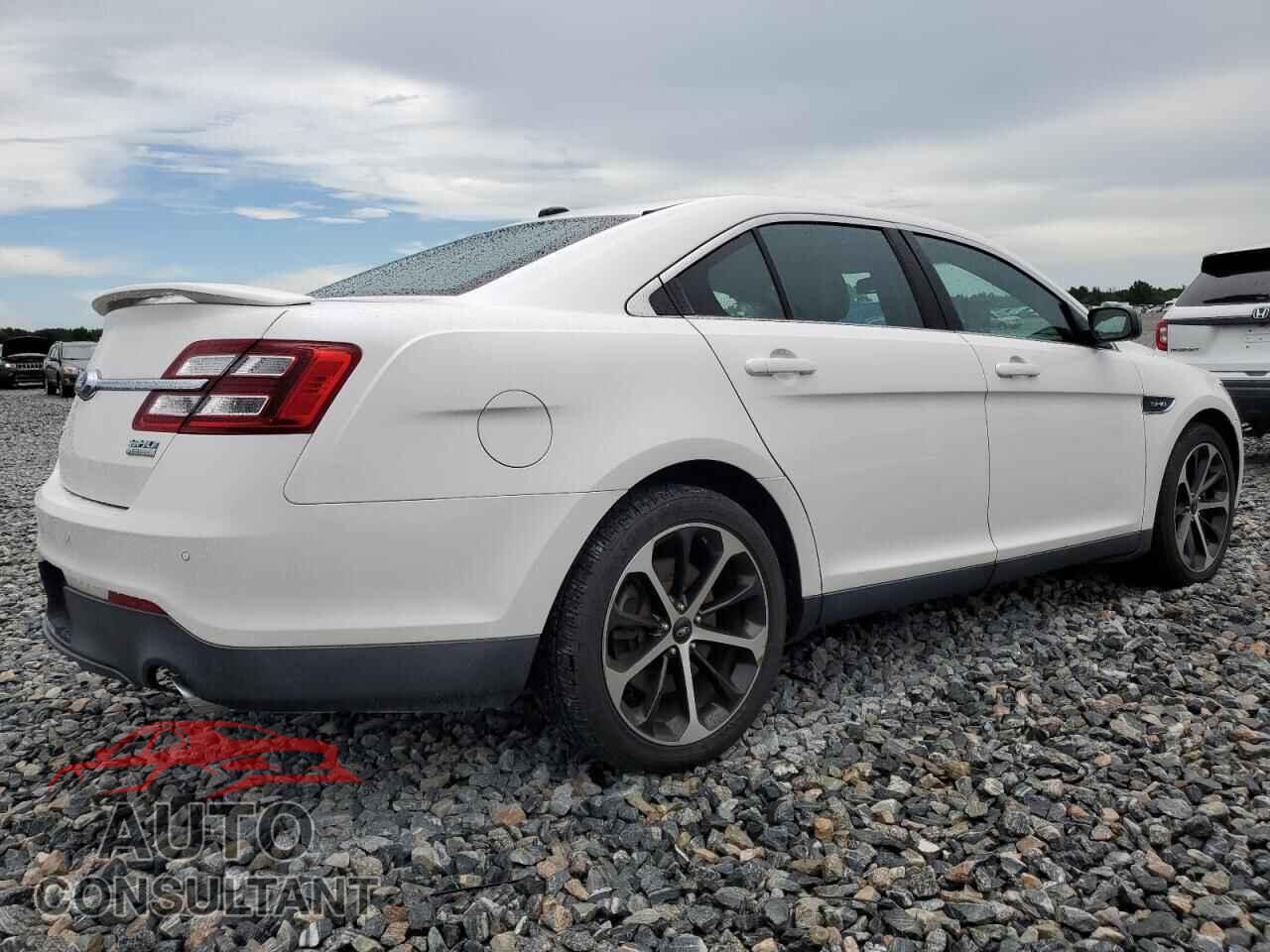 FORD TAURUS 2015 - 1FAHP2KT8FG182683