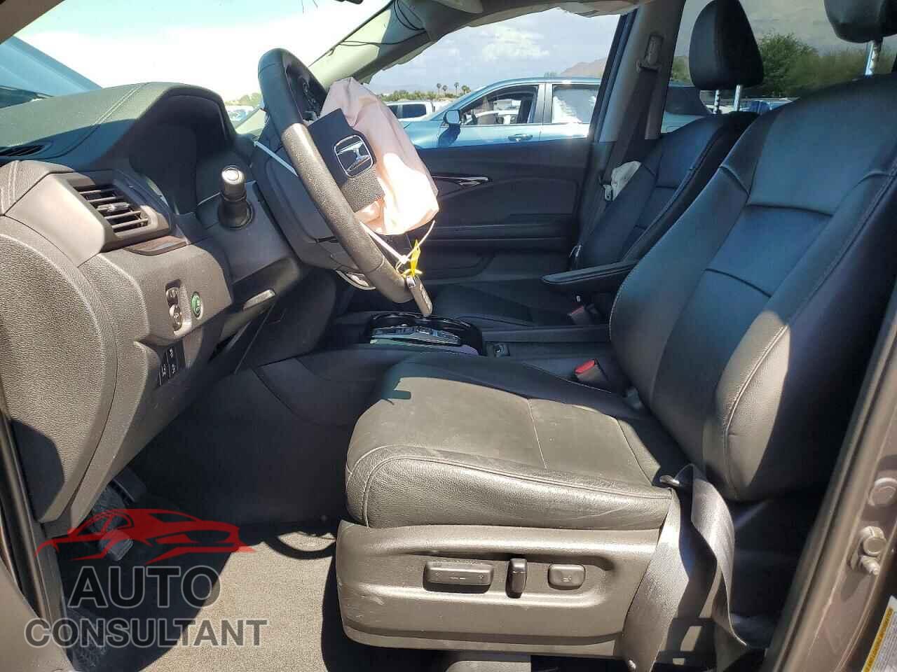 HONDA PILOT 2018 - 5FNYF6H96JB051772