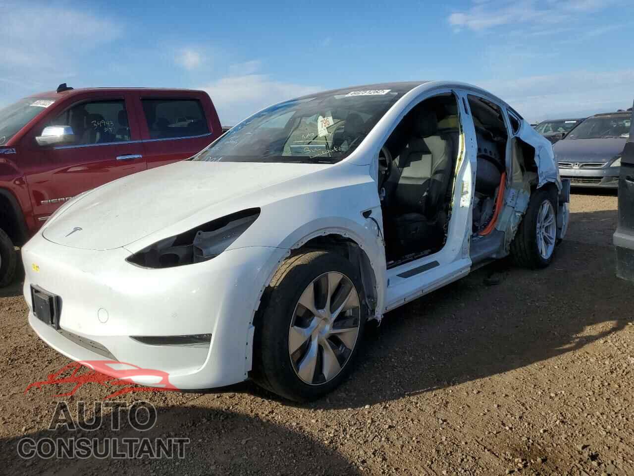 TESLA MODEL Y 2021 - 5YJYGDEE6MF074458