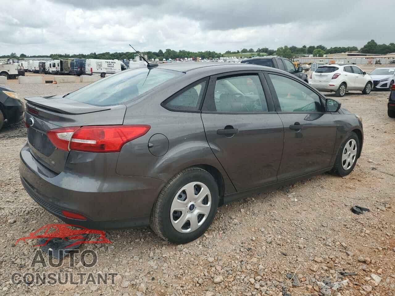 FORD FOCUS 2015 - 1FADP3E22FL261460