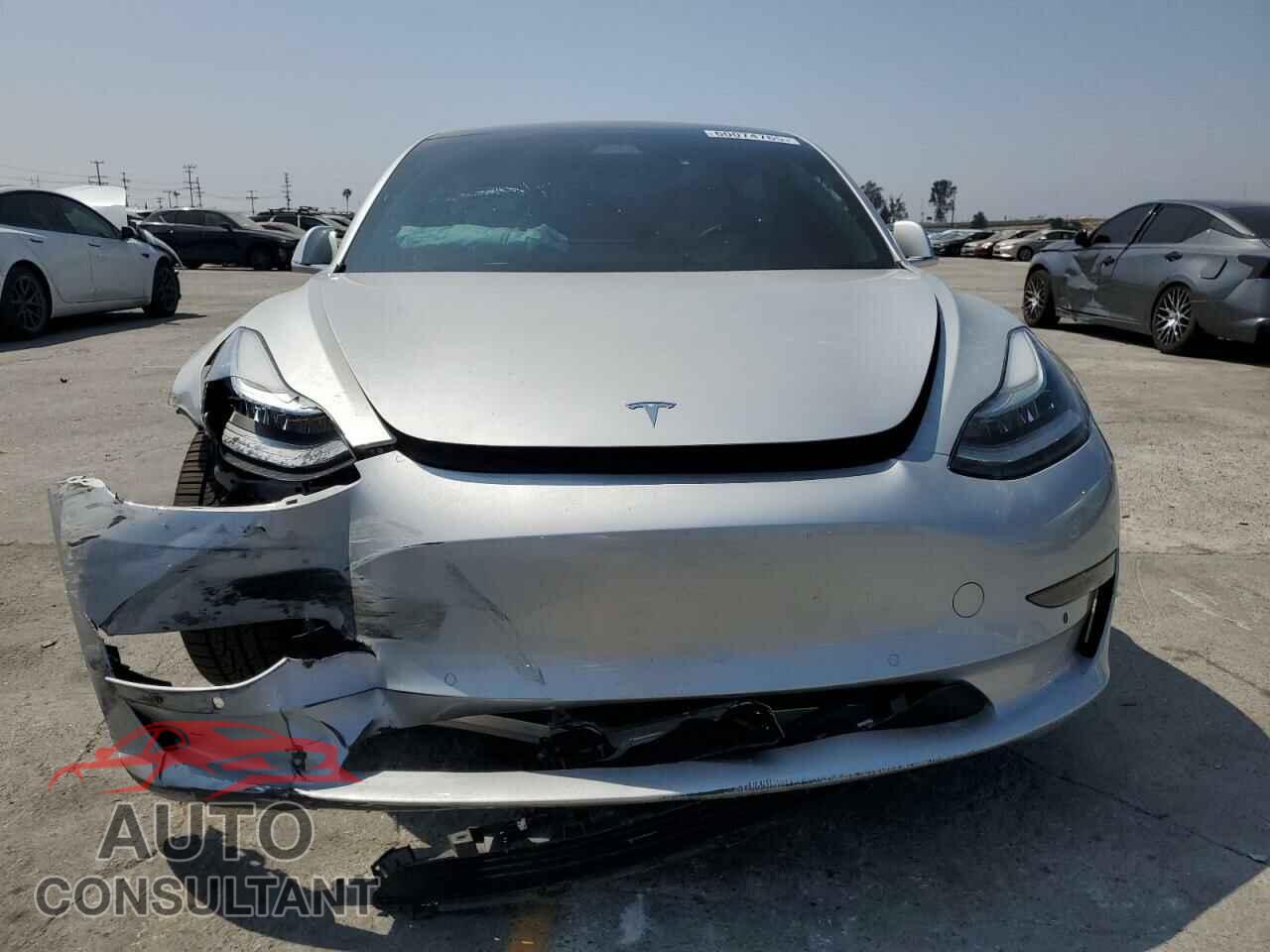 TESLA MODEL 3 2018 - 5YJ3E1EB0JF100519