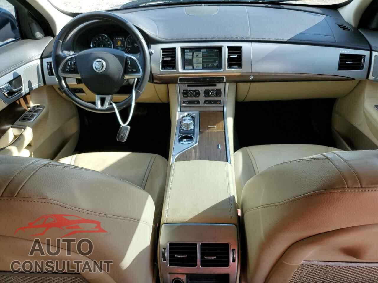 JAGUAR XF 2013 - SAJWA0E70D8S88320