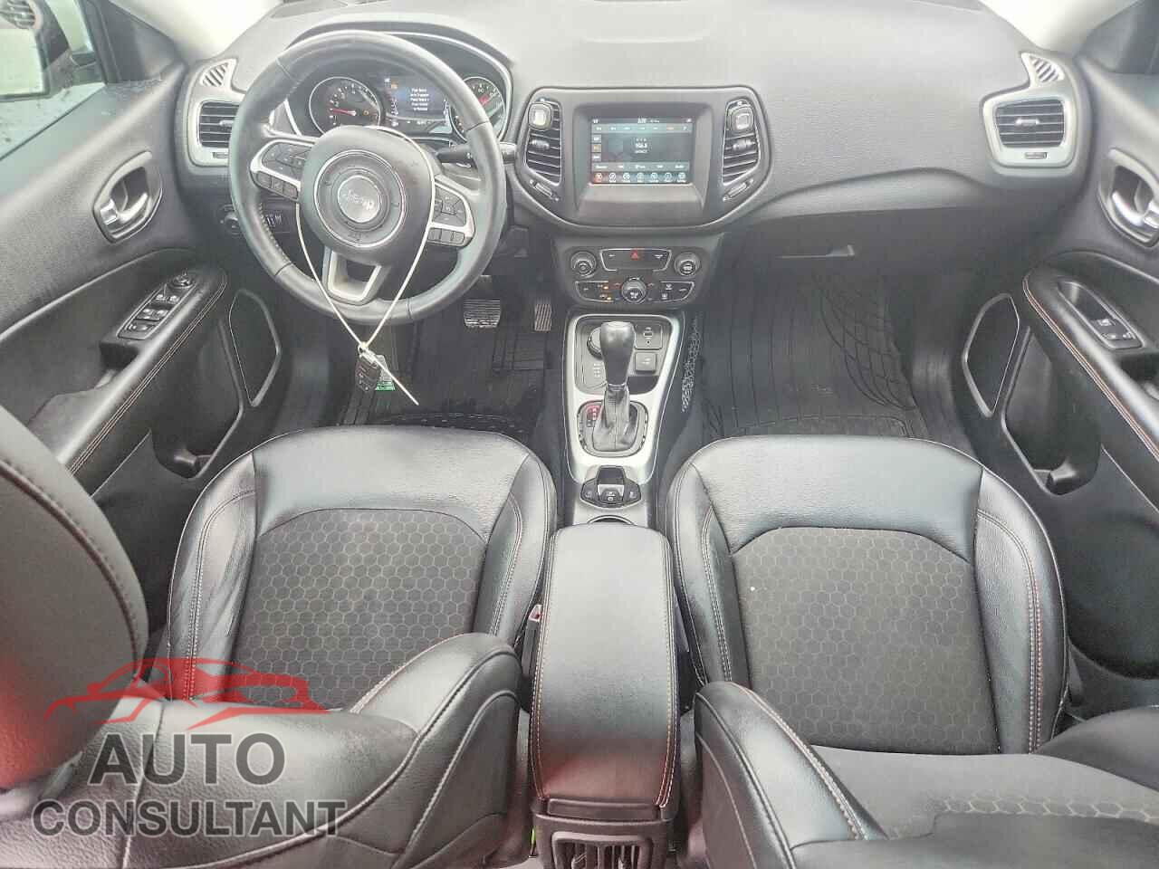 JEEP COMPASS 2018 - 3C4NJDBB6JT283047