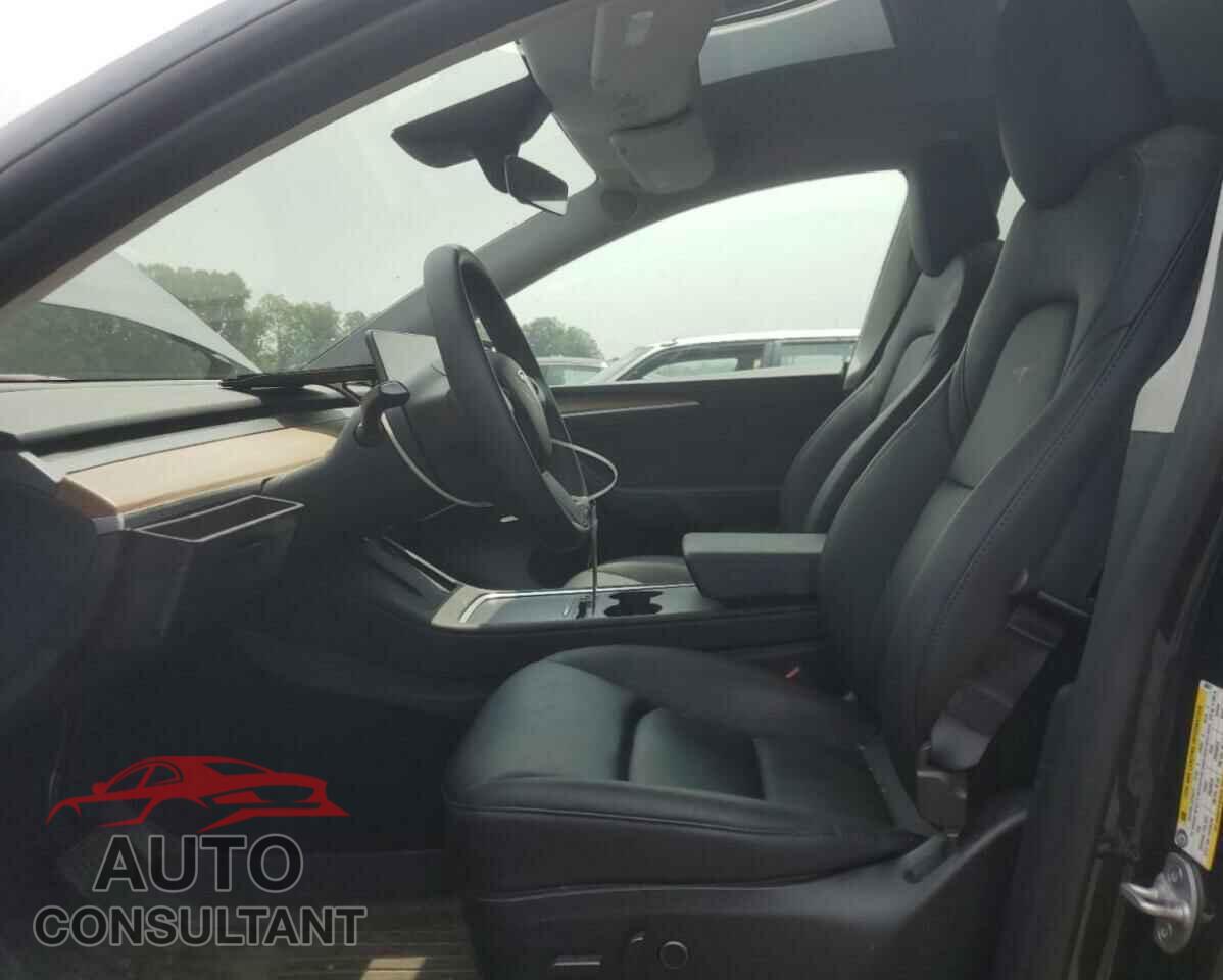 TESLA MODEL Y 2024 - 7SAYGDEE2RF986871