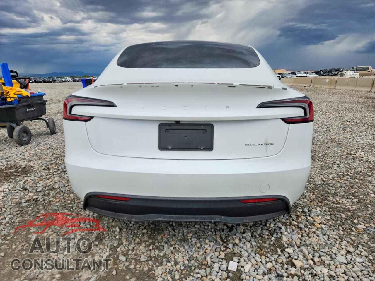 TESLA MODEL 3 2024 - 5YJ3E1EB0RF814128
