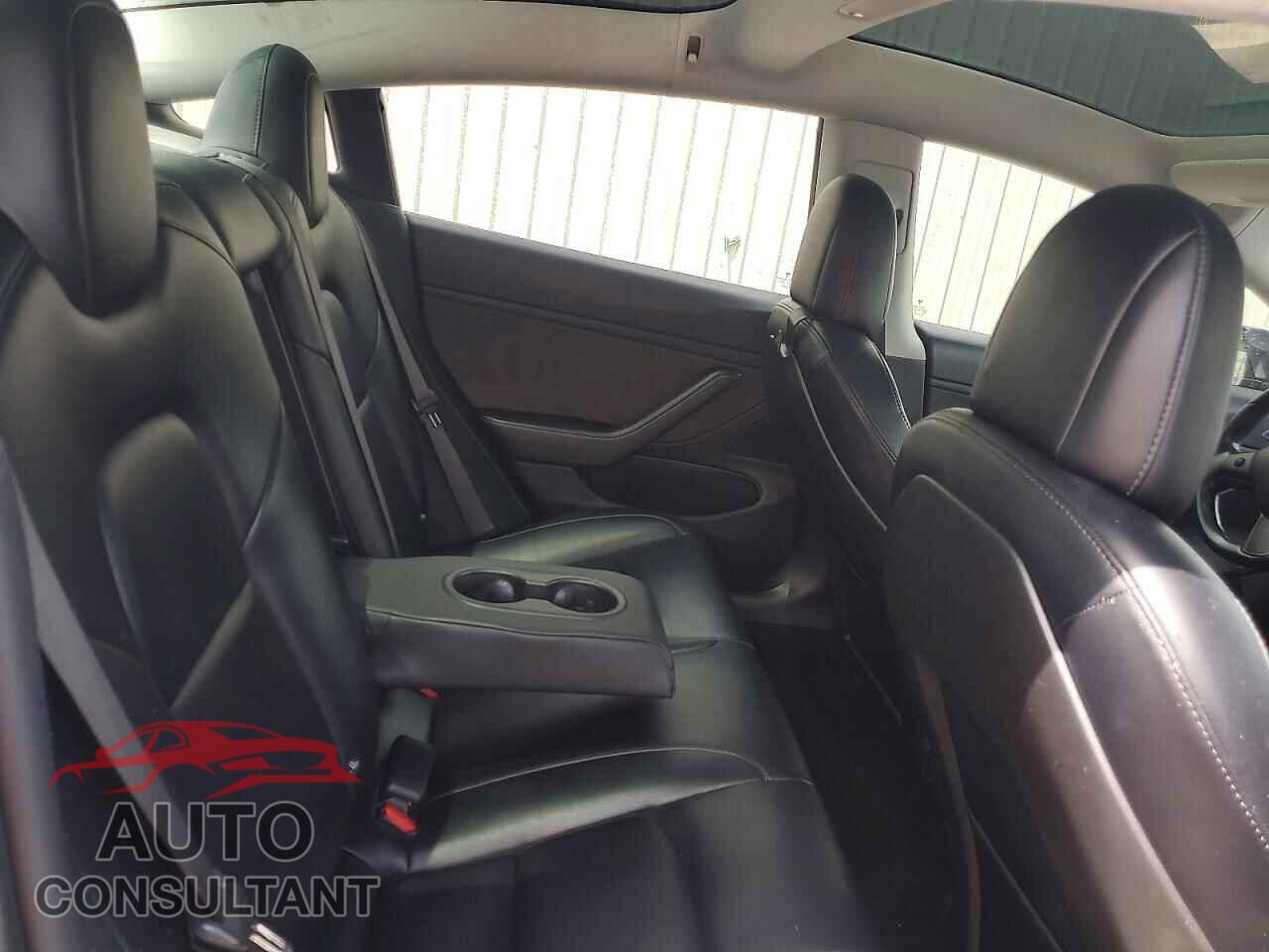 TESLA MODEL 3 2018 - 5YJ3E1EA5JF039014