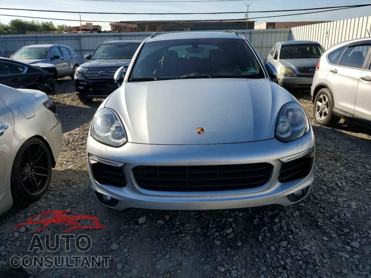 PORSCHE CAYENNE 2017 - WP1AA2A25HKA81282
