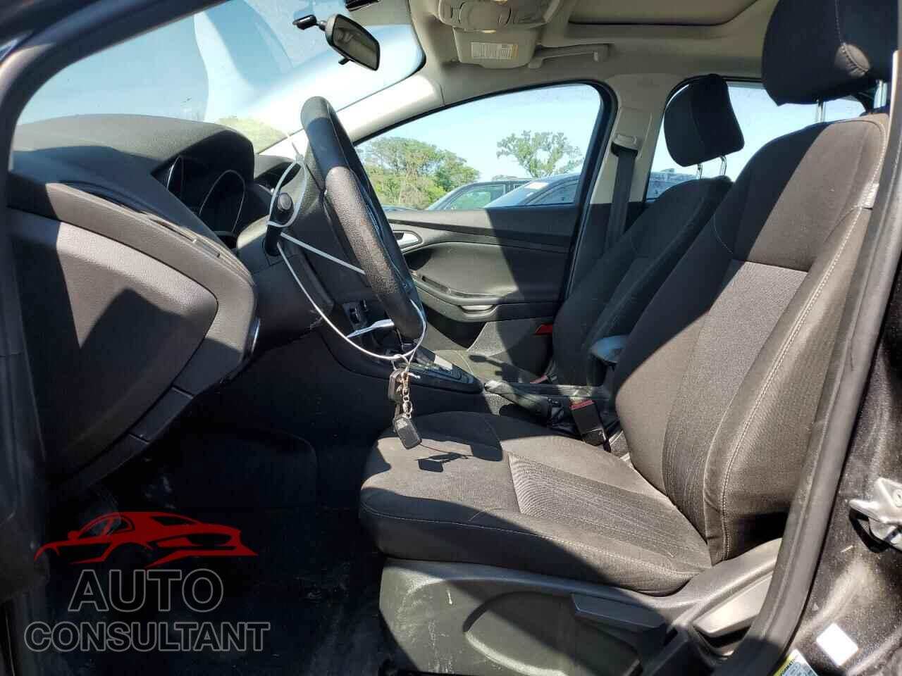 FORD FOCUS 2015 - 1FADP3F2XFL207726