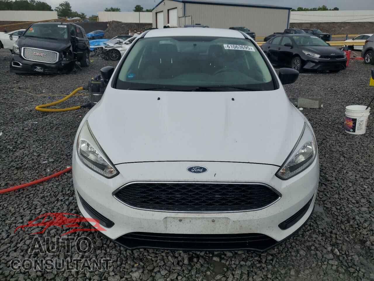 FORD FOCUS 2016 - 1FADP3E23GL387134