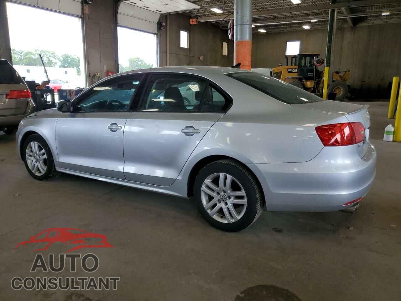 VOLKSWAGEN JETTA 2011 - 3VWLL7AJ3BM078323