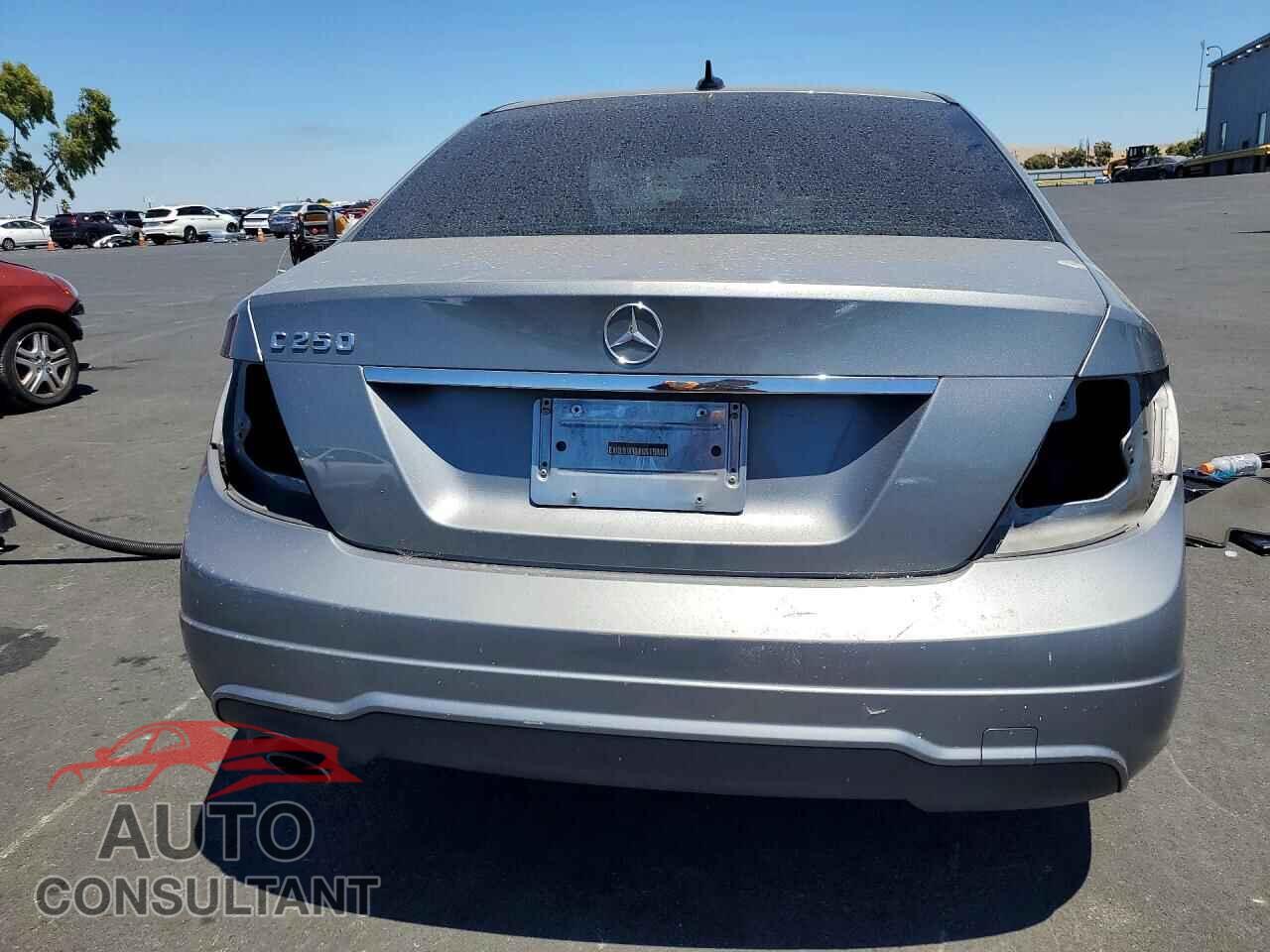 MERCEDES-BENZ C-CLASS 2012 - WDDGF4HB8CR233852