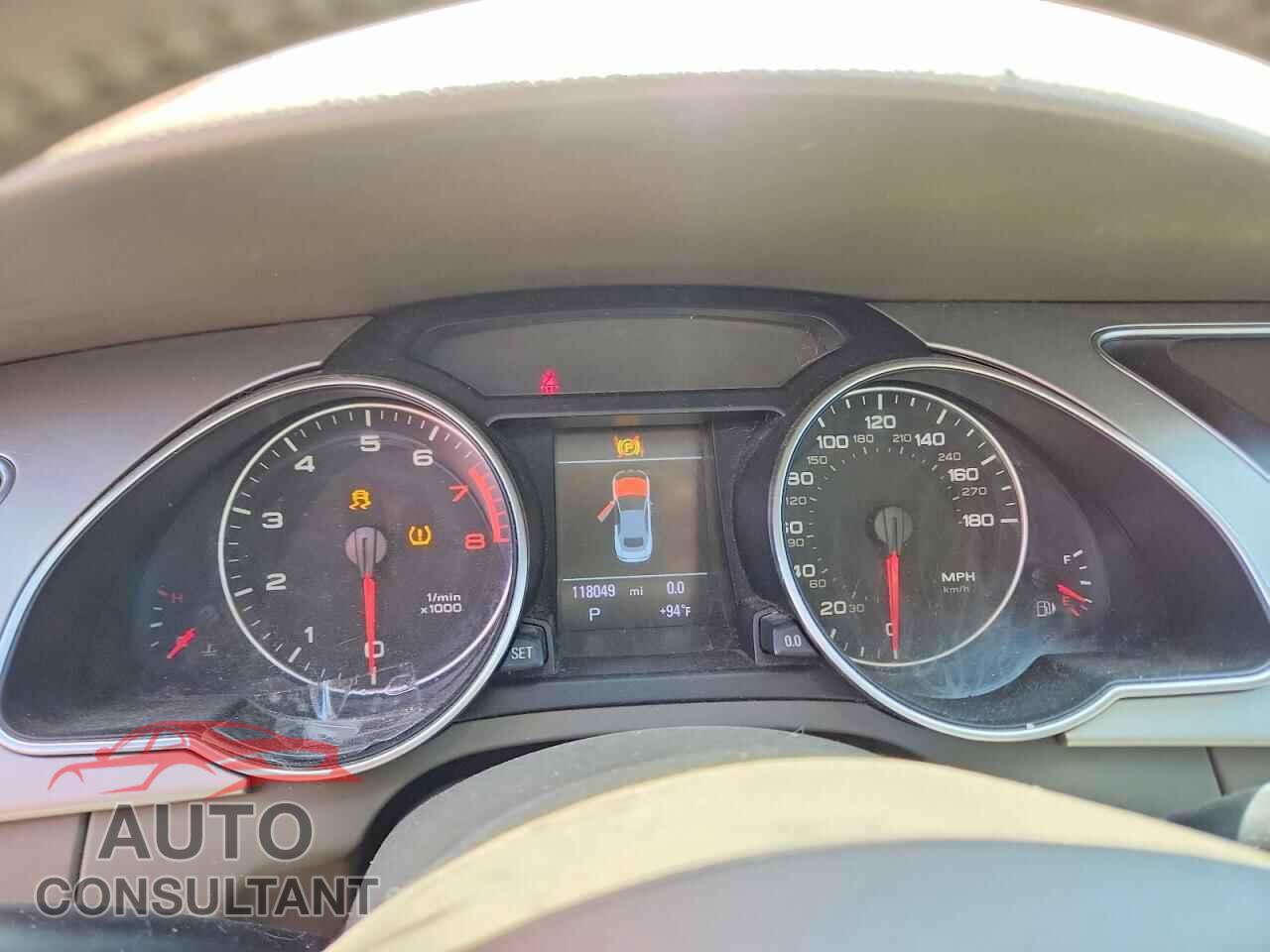 AUDI A5 2011 - WAULFAFH7BN010722
