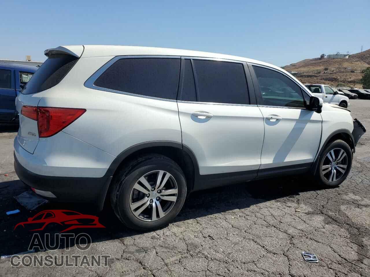 HONDA PILOT 2017 - 5FNYF6H77HB049974