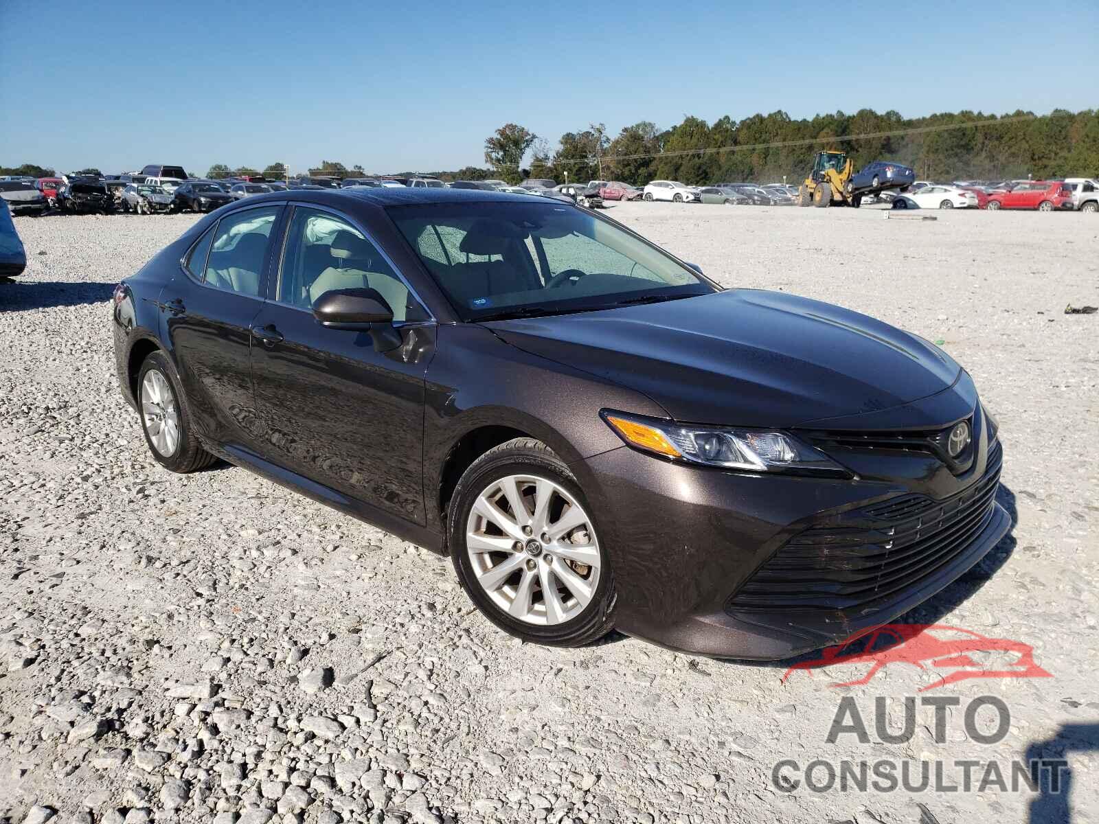 TOYOTA CAMRY 2018 - 4T1B11HK0JU038965