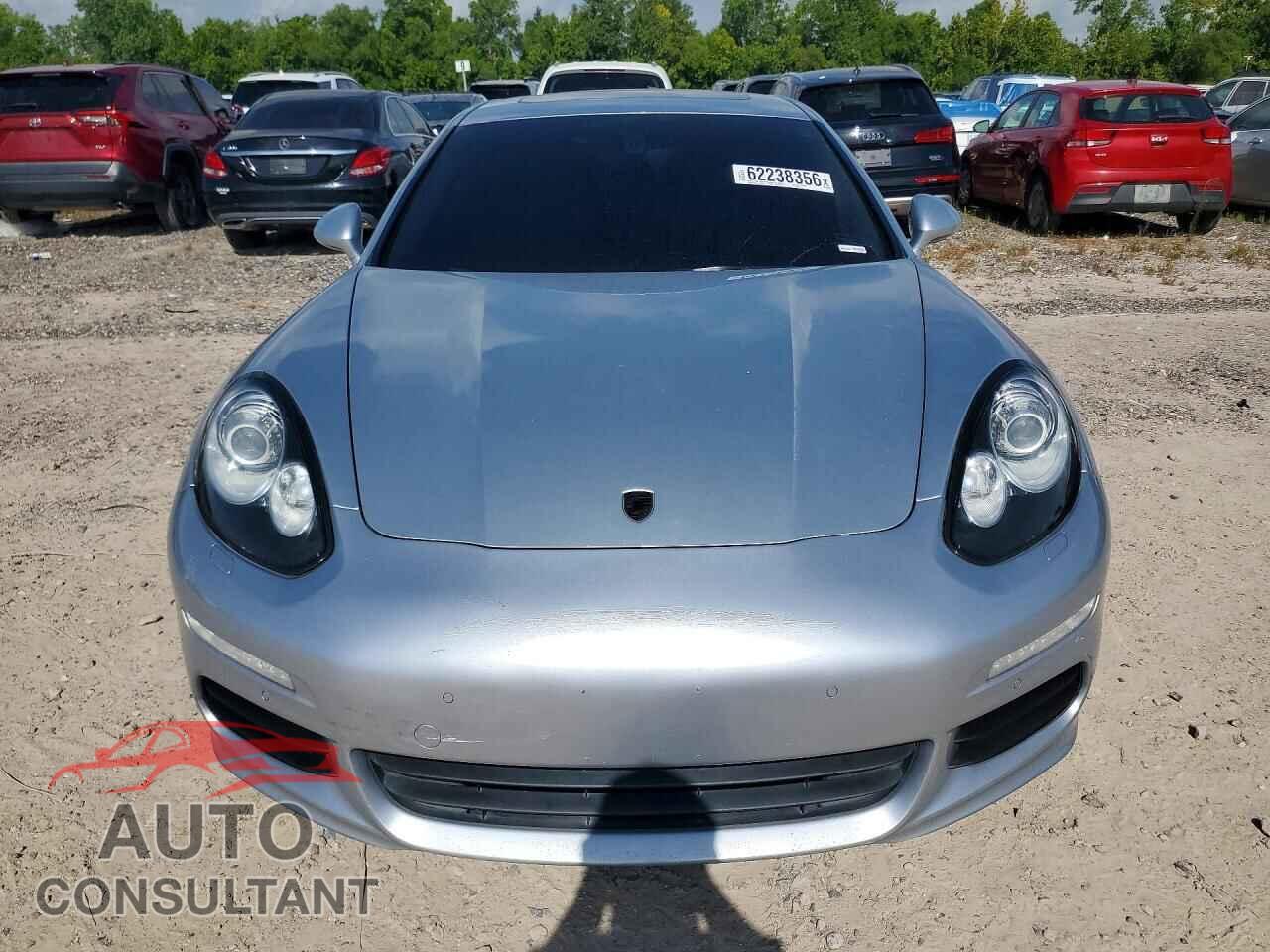 PORSCHE PANAMERA 2015 - WP0AA2A73FL004012