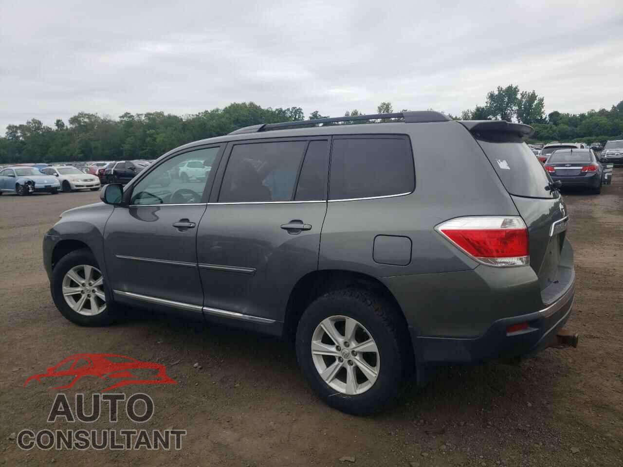 TOYOTA HIGHLANDER 2013 - 5TDBK3EH8DS246400
