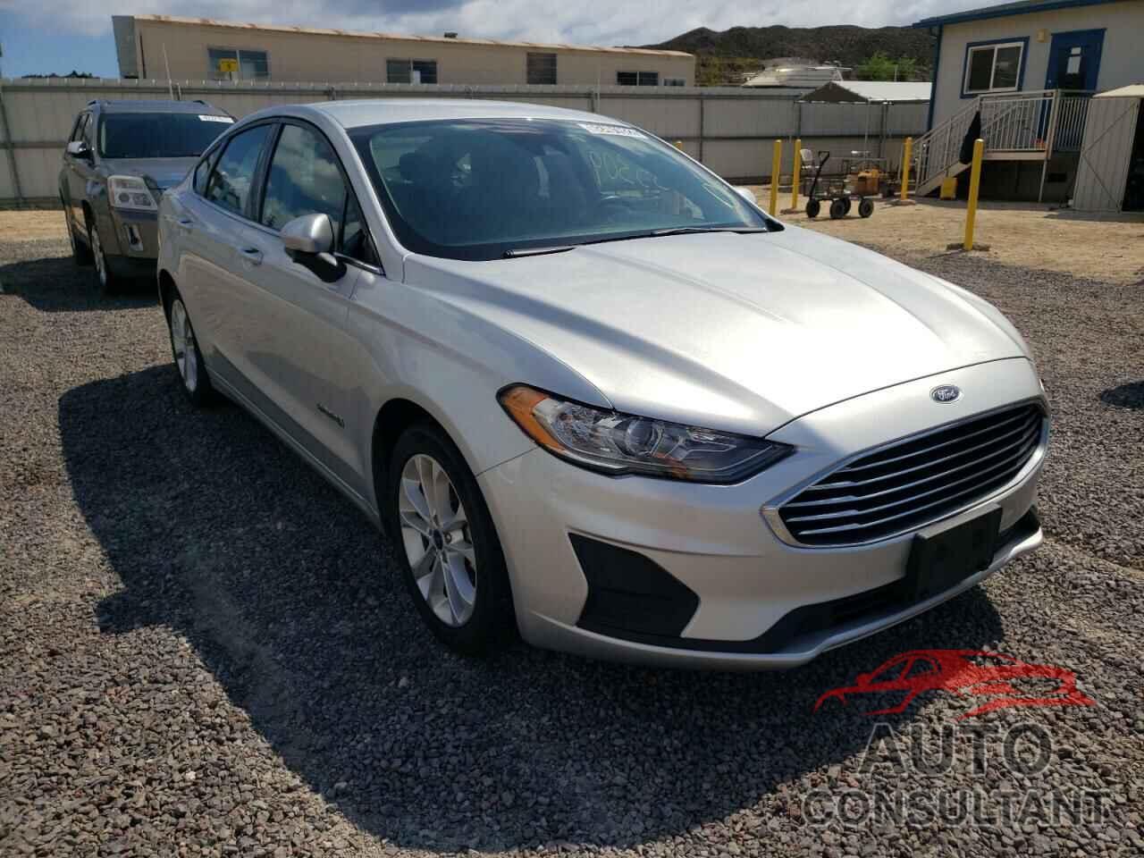 FORD FUSION 2019 - 3FA6P0LU2KR208135