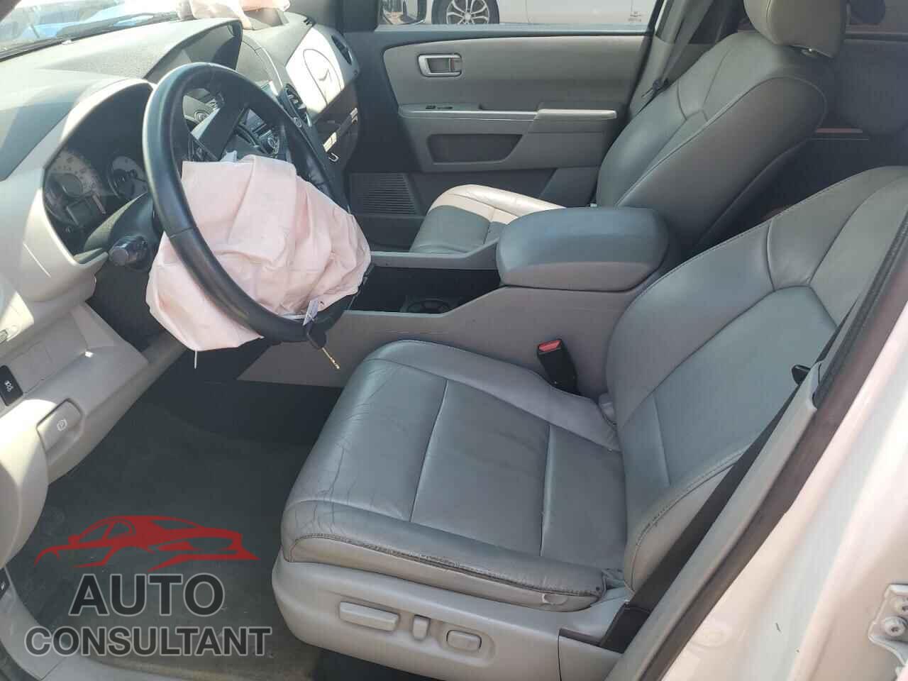 HONDA PILOT 2015 - 5FNYF4H72FB006354