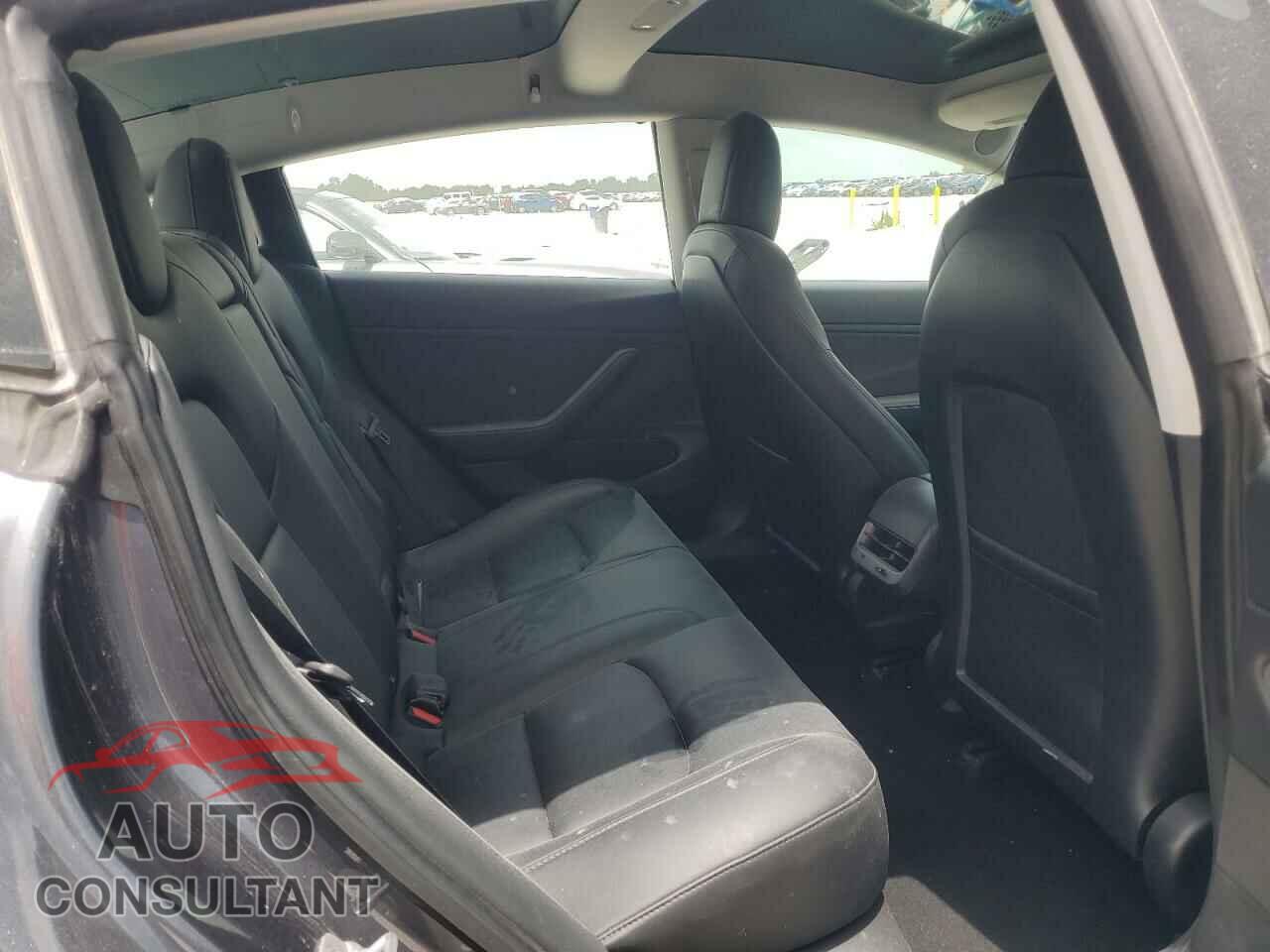 TESLA MODEL 3 2018 - 5YJ3E1EA5JF123513