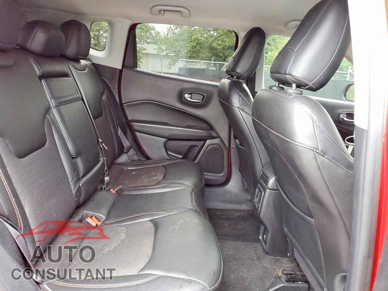 JEEP COMPASS 2018 - 3C4NJDBB8JT284801