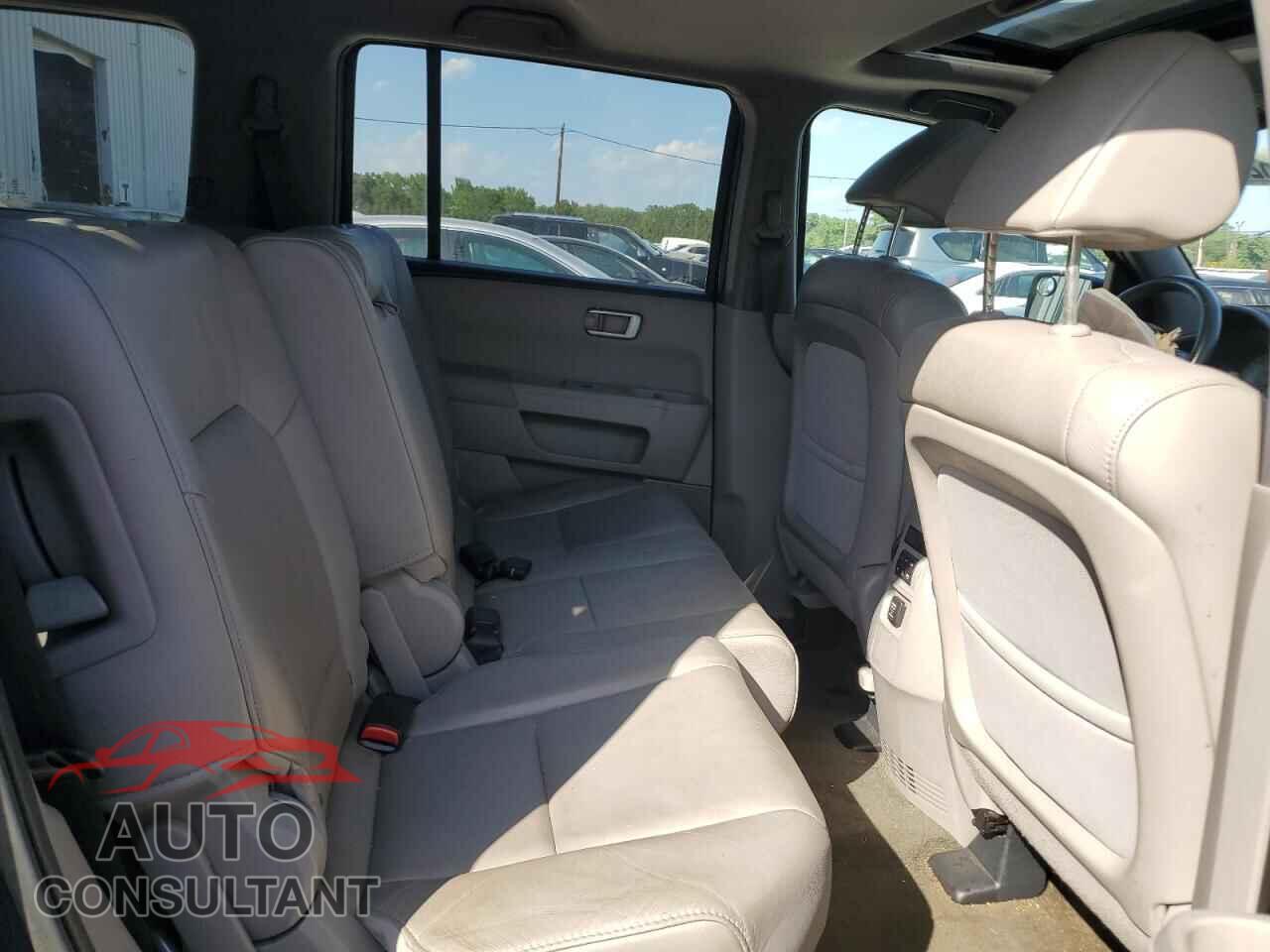 HONDA PILOT 2014 - 5FNYF3H50EB022415