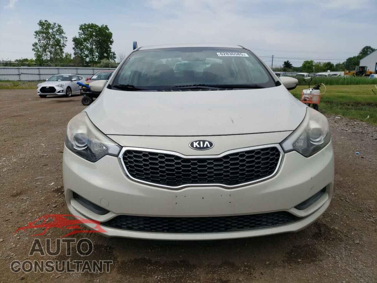 KIA FORTE 2015 - KNAFK4A63F5338337