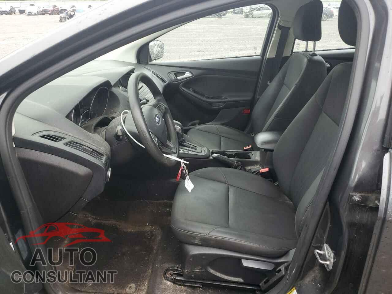 FORD FOCUS 2017 - 1FADP3F28HL323591