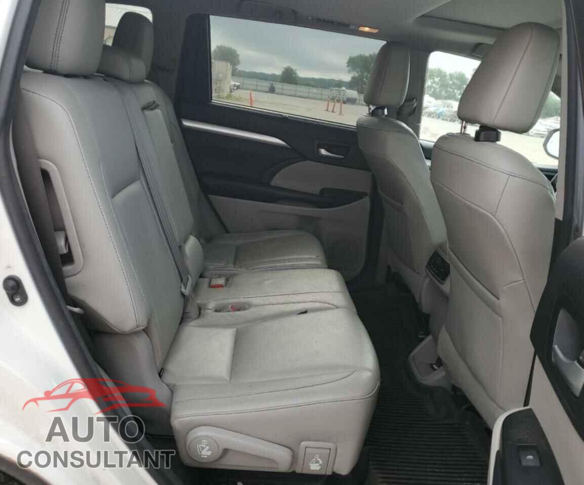 TOYOTA HIGHLANDER 2017 - 5TDJZRFH4HS483089