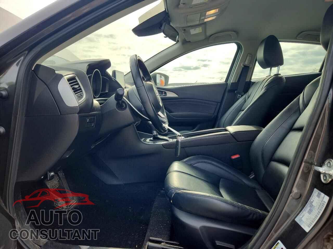 MAZDA 3 2018 - 3MZBN1L30JM210793