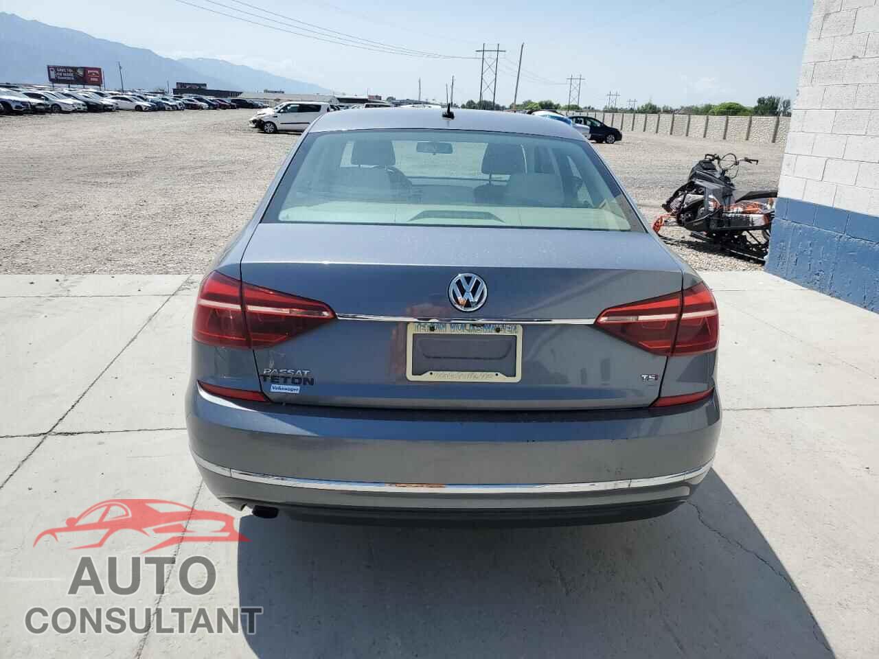 VOLKSWAGEN PASSAT 2017 - 1VWAT7A33HC008534