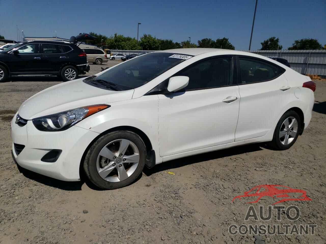 HYUNDAI ELANTRA 2013 - 5NPDH4AE7DH400352