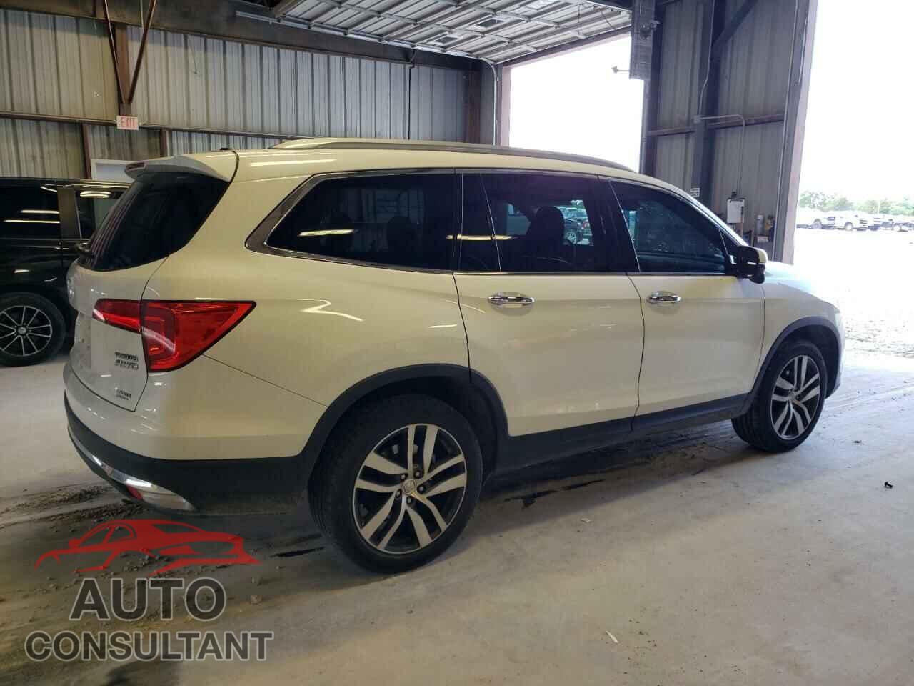HONDA PILOT 2018 - 5FNYF6H95JB008847