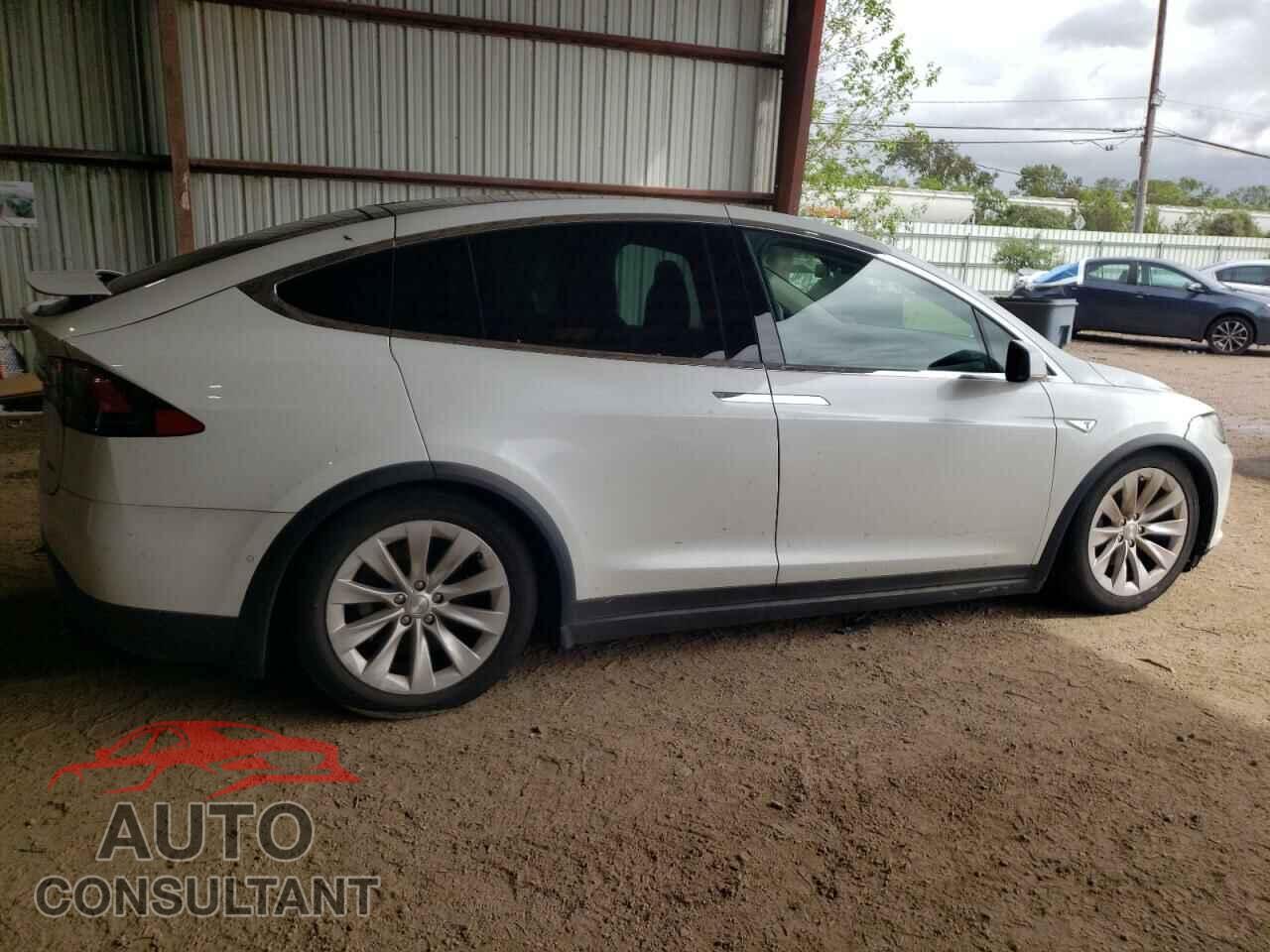TESLA MODEL X 2016 - 5YJXCBE25GF019053