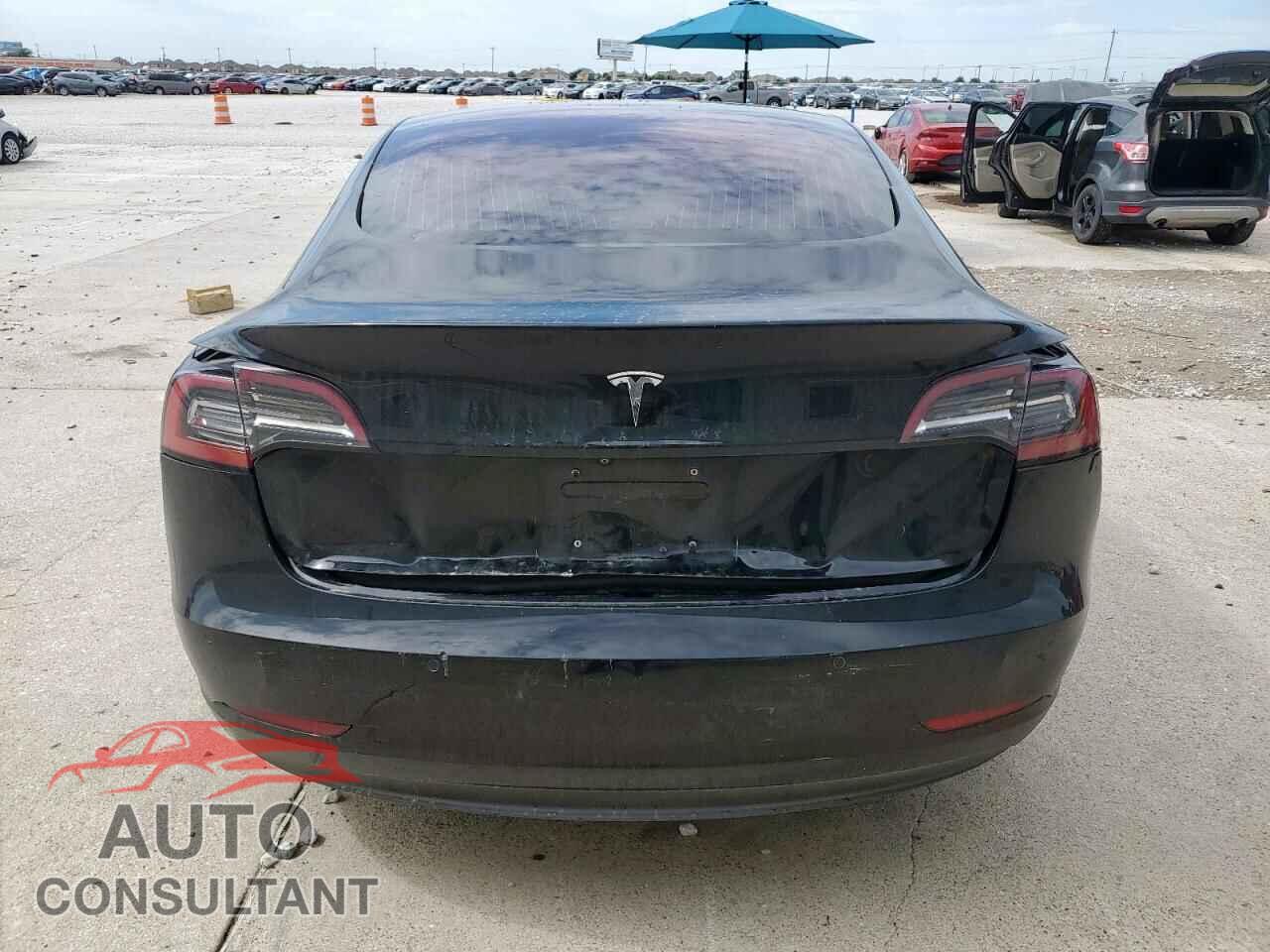 TESLA MODEL 3 2018 - 5YJ3E1EA8JF044210