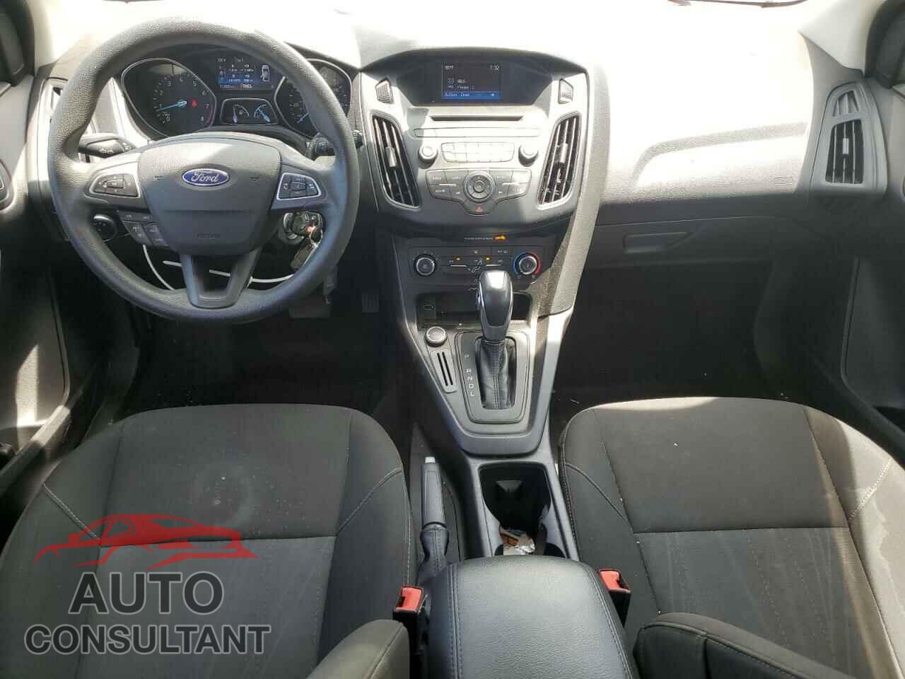 FORD FOCUS 2015 - 1FADP3K21FL224016