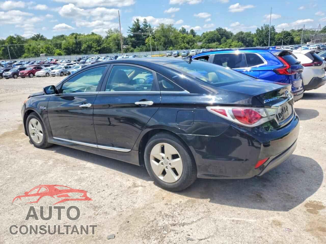 HYUNDAI SONATA 2011 - KMHEC4A46BA003015