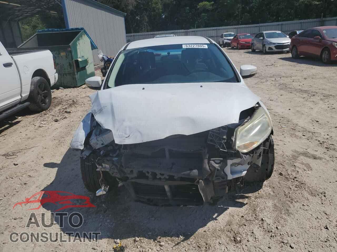 FORD FOCUS 2014 - 1FADP3F2XEL225660